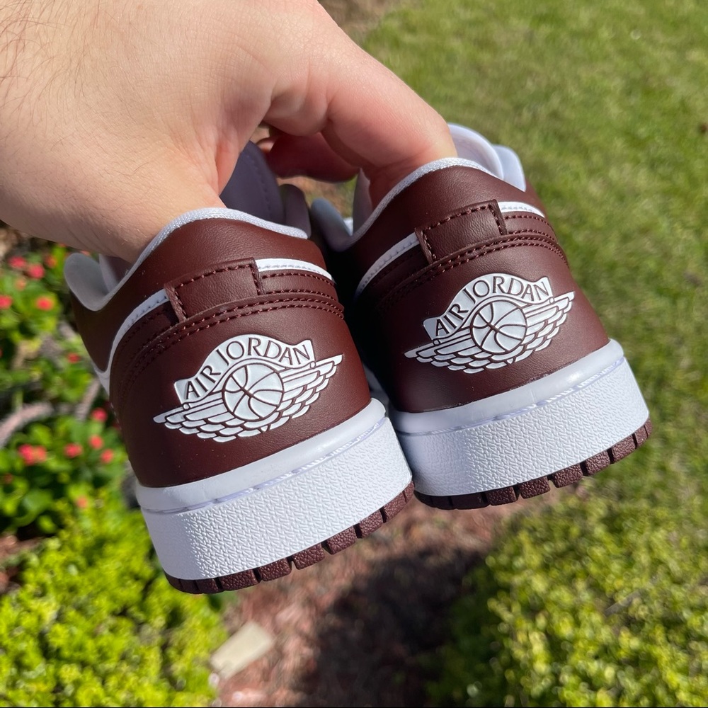 Nike Air Jordan 1 Low Maroon Bronze - Picture 3 of 3